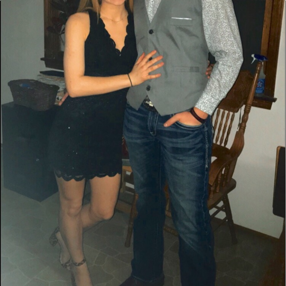 sparkyly black dress!